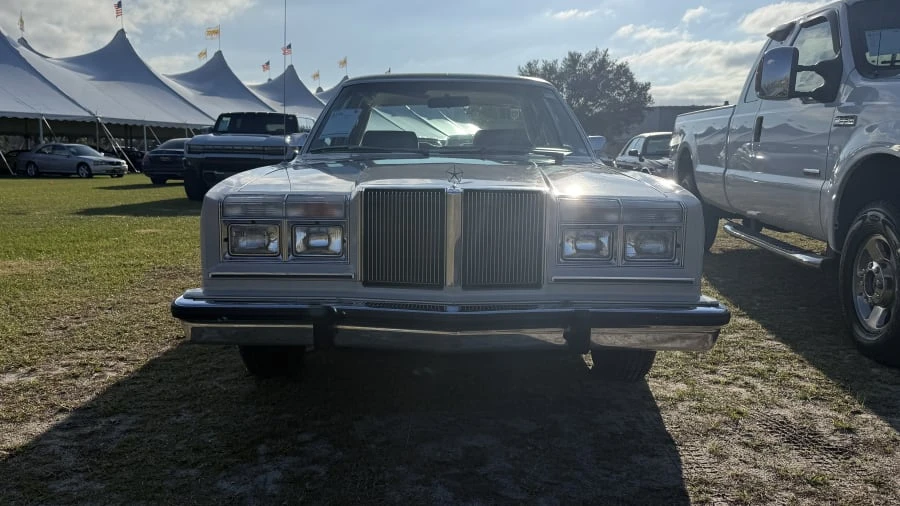 1981 Chrysler LeBaron - Image 4 of 11
