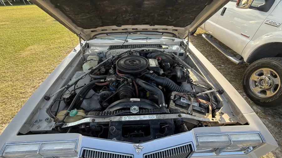 1981 Chrysler LeBaron - Image 11 of 11