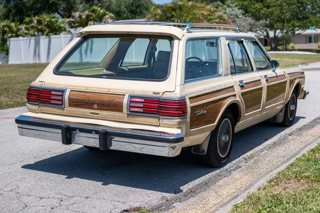 1981 Chrysler LeBaron - Image 6 of 31