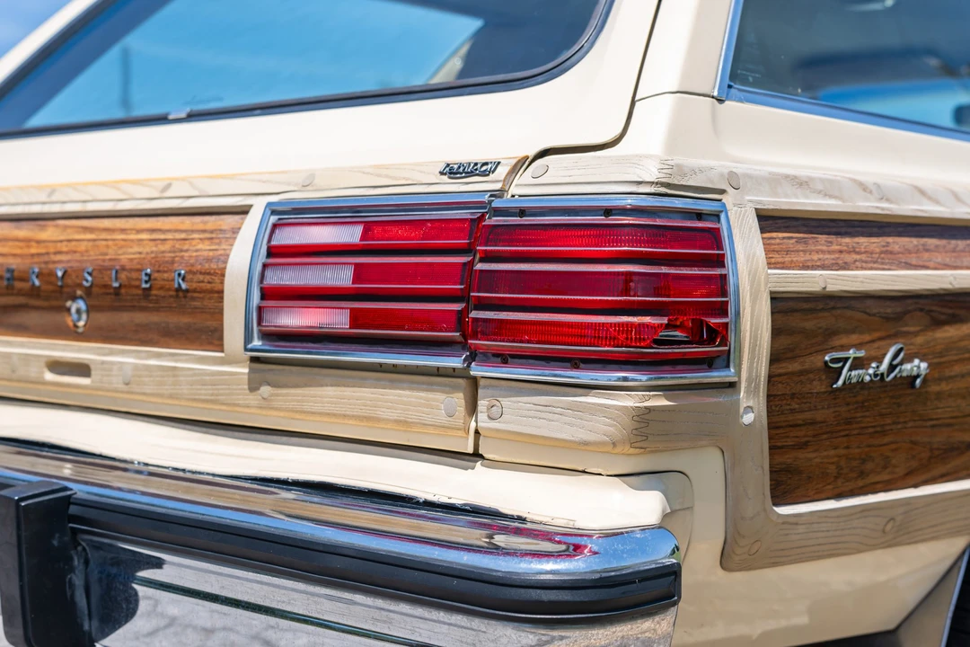 1981 Chrysler LeBaron - Image 14 of 31