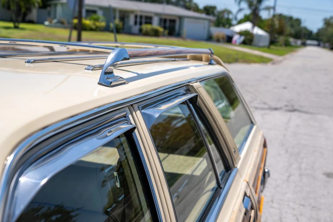 1981 Chrysler LeBaron - Image 25 of 31