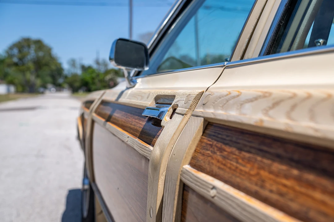 1981 Chrysler LeBaron - Image 28 of 31