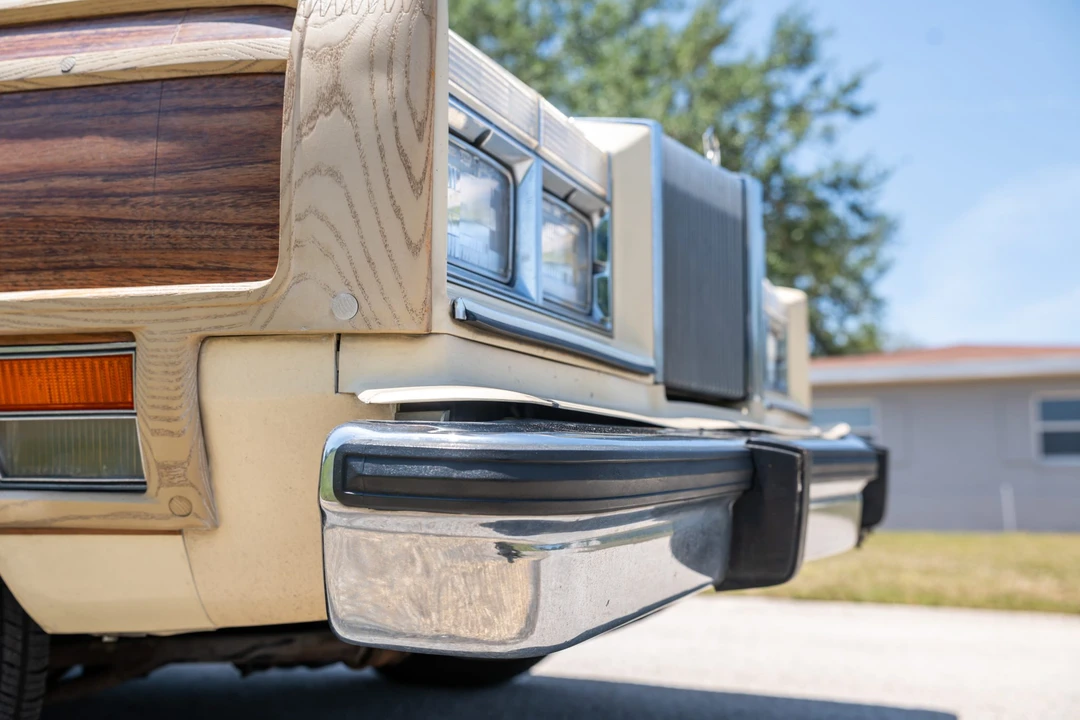 1981 Chrysler LeBaron - Image 21 of 31