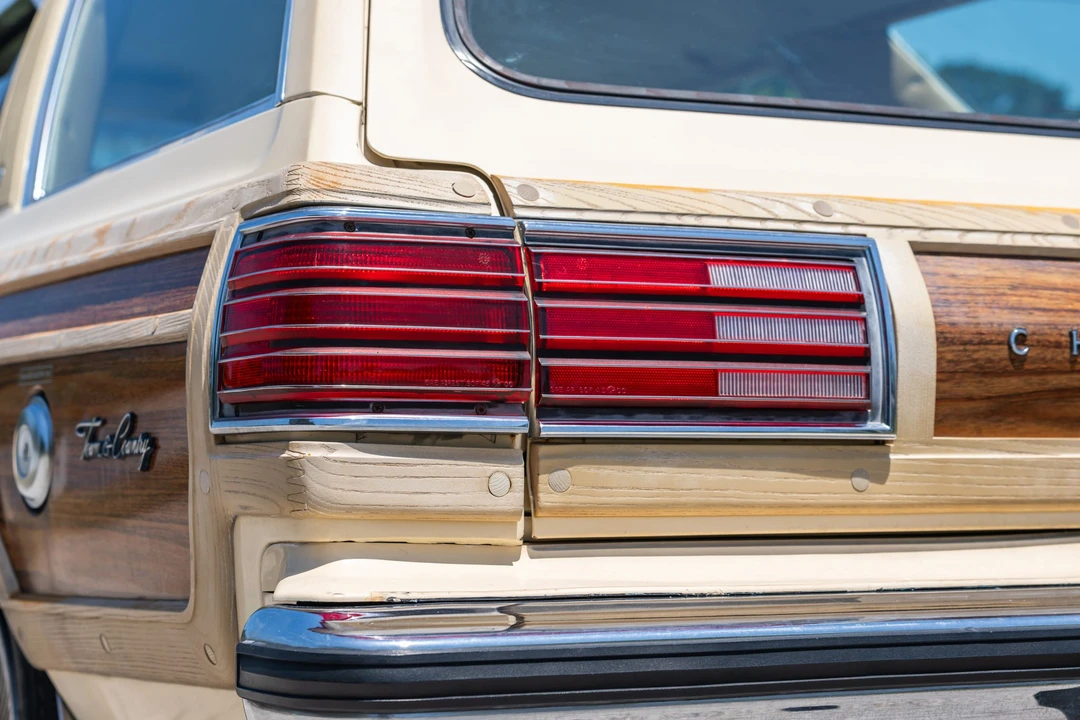 1981 Chrysler LeBaron - Image 13 of 31