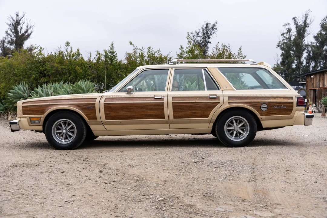 1981 Chrysler LeBaron - Image 10 of 31