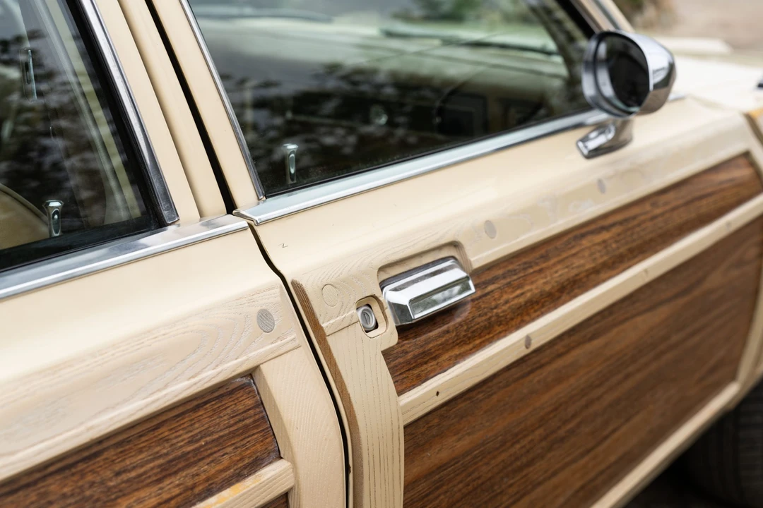 1981 Chrysler LeBaron - Image 16 of 31