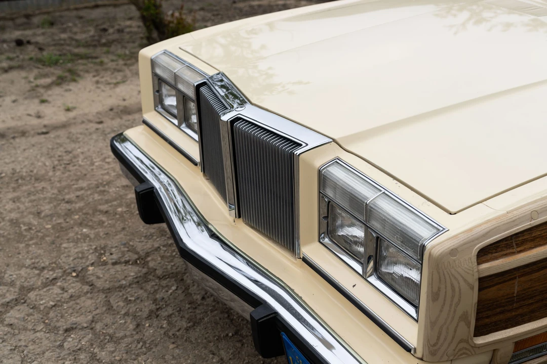 1981 Chrysler LeBaron - Image 11 of 31
