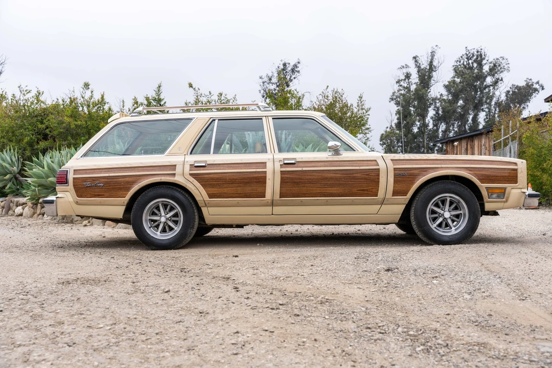 1981 Chrysler LeBaron - Image 5 of 31
