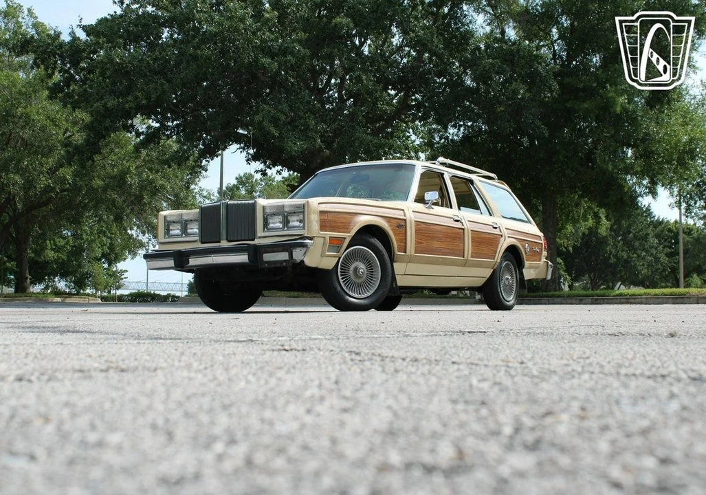 1981 Chrysler LeBaron - Image 4 of 12