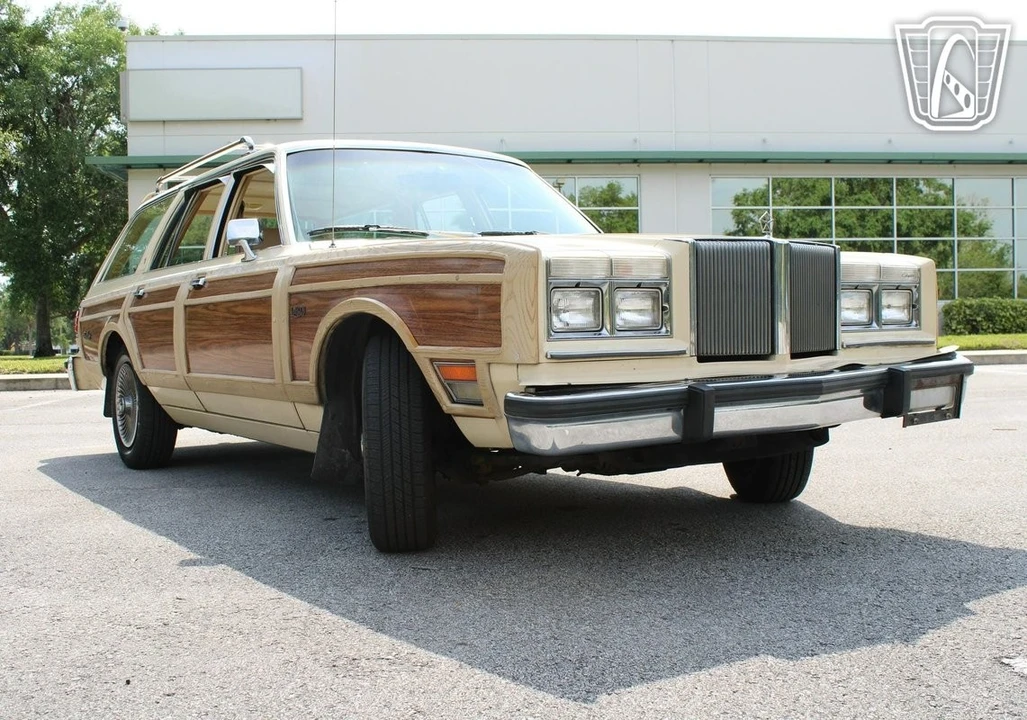 1981 Chrysler LeBaron - Image 7 of 12