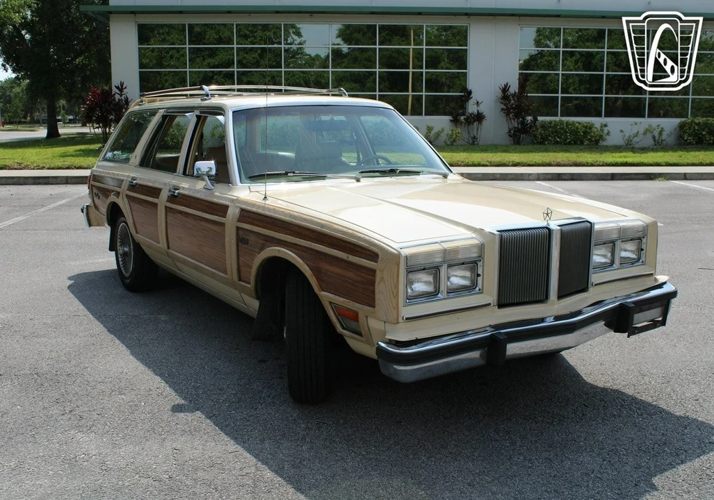 1981 Chrysler LeBaron - Image 8 of 12