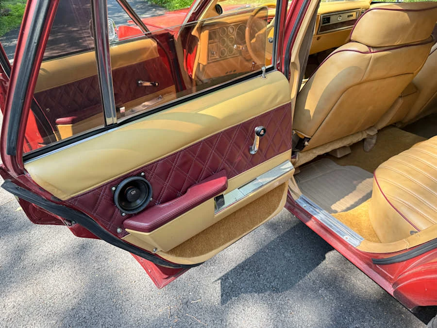 1981 Chrysler LeBaron - Image 11 of 19