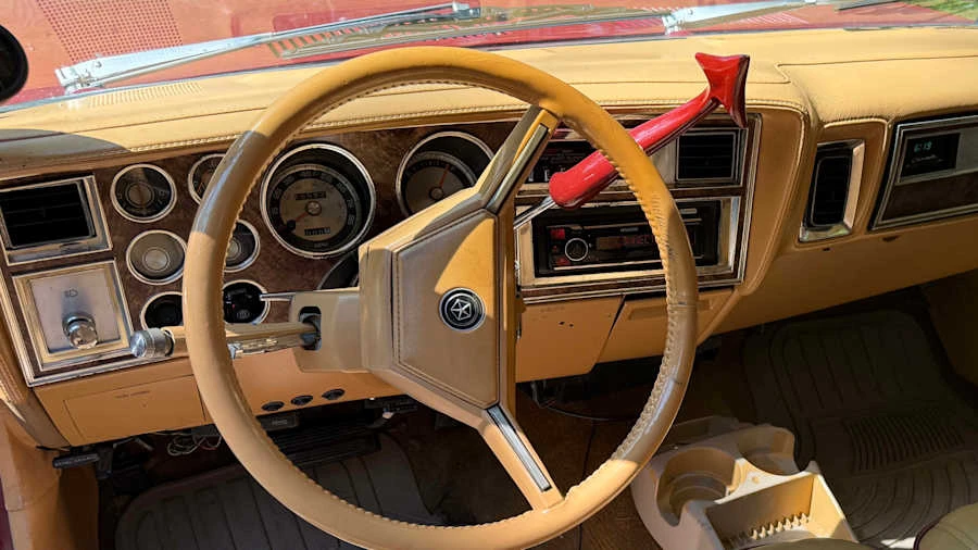 1981 Chrysler LeBaron - Image 15 of 19