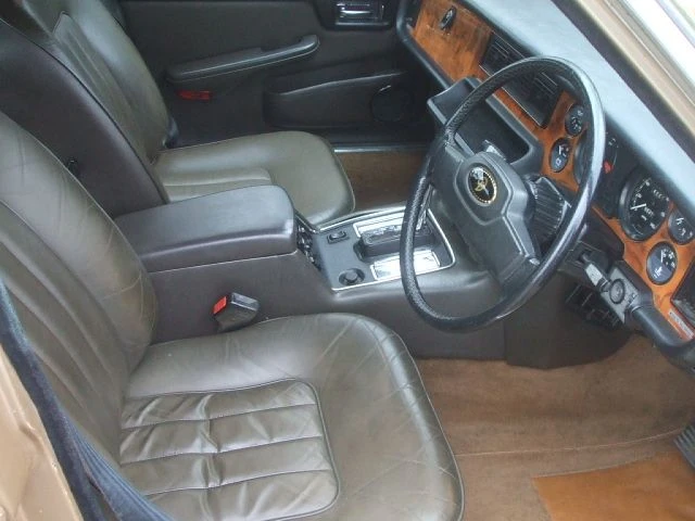 1981 Daimler - Image 2 of 2