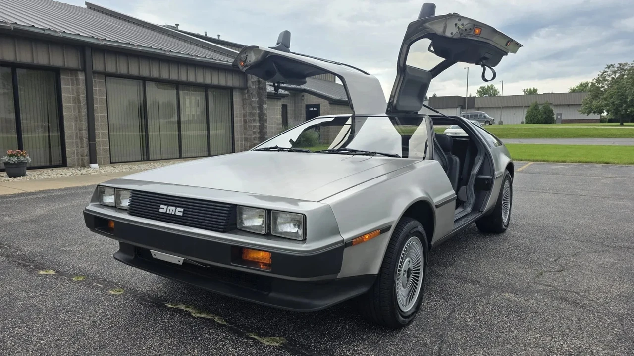 1981 DeLorean DMC-12 - Image 28 of 31