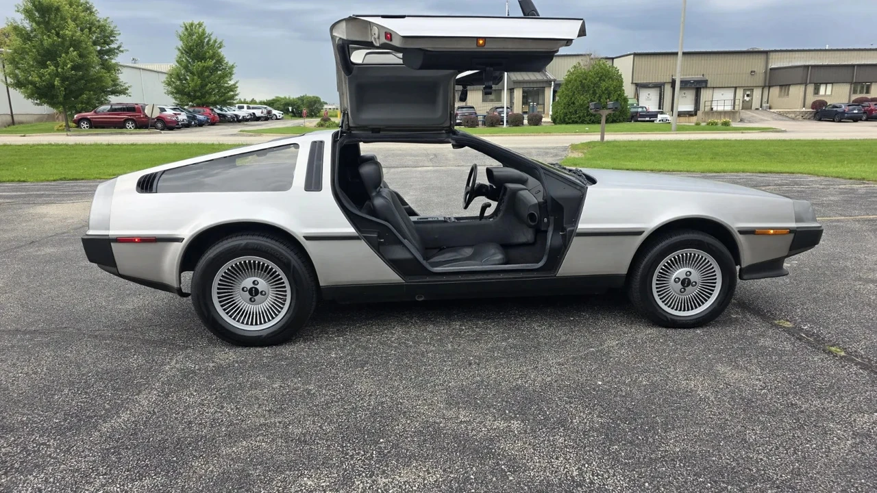 1981 DeLorean DMC-12 - Image 30 of 31
