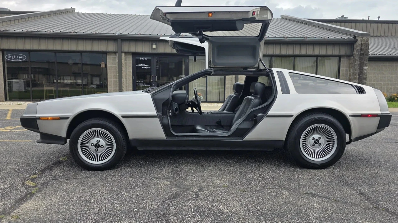 1981 DeLorean DMC-12 - Image 26 of 31