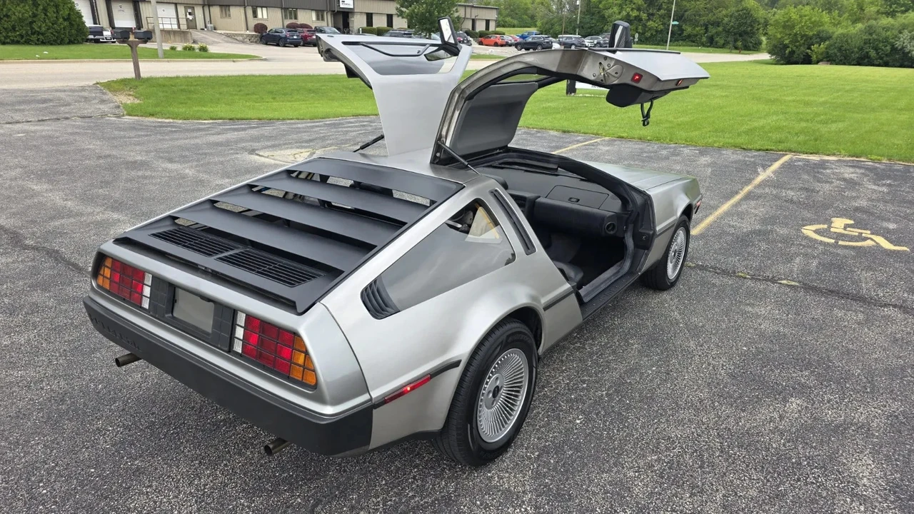 1981 DeLorean DMC-12 - Image 29 of 31