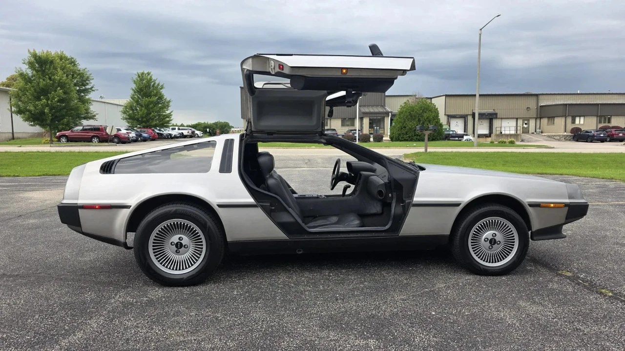 1981 DeLorean DMC-12 - Image 31 of 31