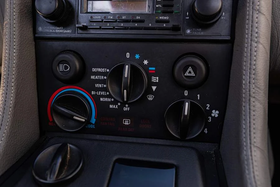 1981 DeLorean DMC-12 - Image 29 of 31
