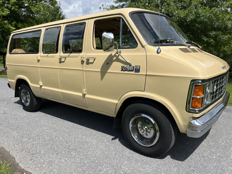1981 Dodge Ram Van - Image 5 of 31