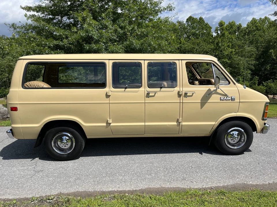 1981 Dodge Ram Van - Image 6 of 31