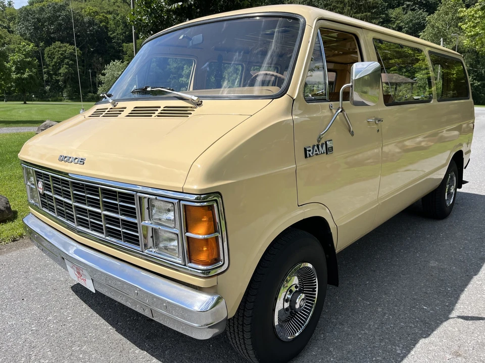 1981 Dodge Ram Van - Image 2 of 31