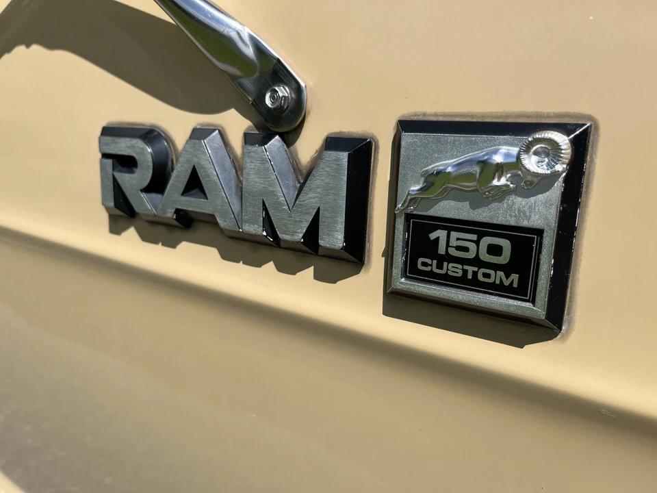 1981 Dodge Ram Van - Image 15 of 31