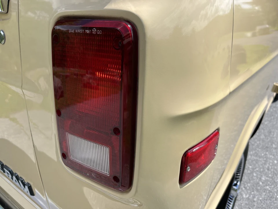 1981 Dodge Ram Van - Image 17 of 31