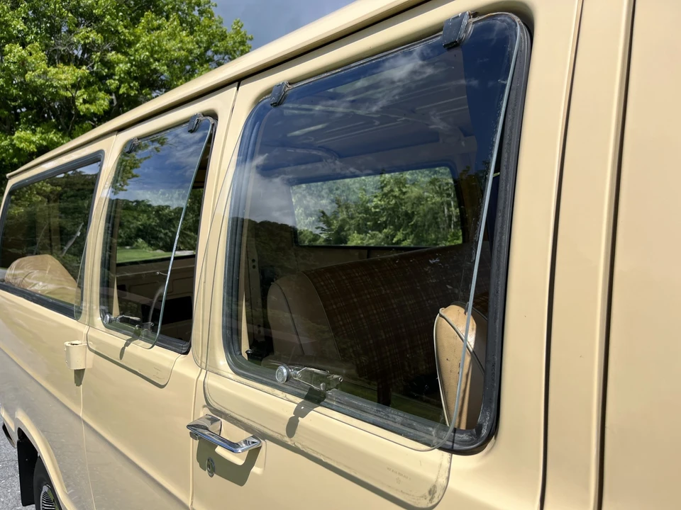 1981 Dodge Ram Van - Image 18 of 31