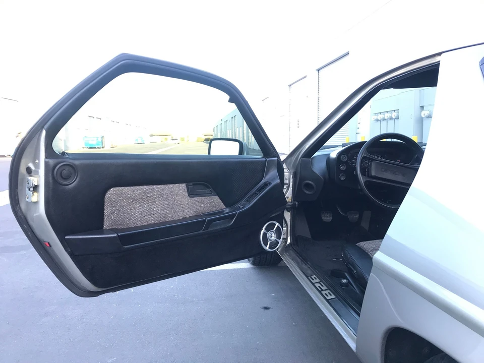 1981 Porsche 928 S - Image 12 of 26
