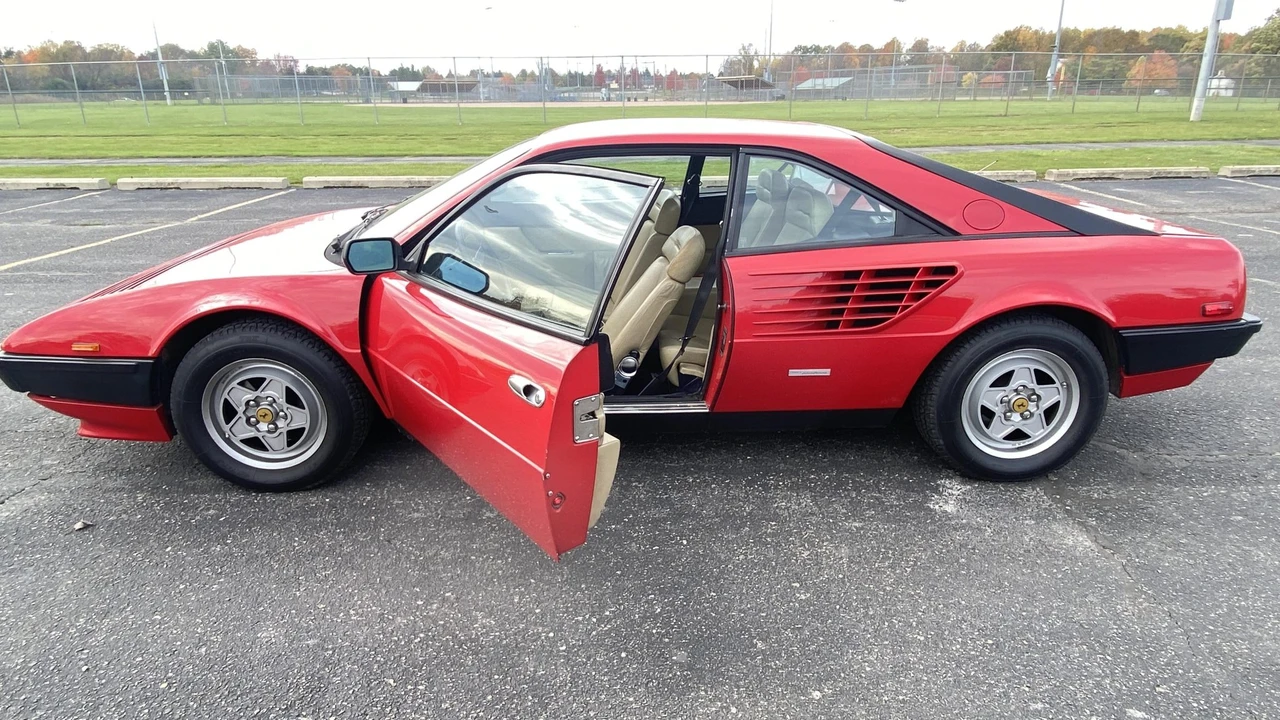 1981 Ferrari Mondial 8 - Image 23 of 31
