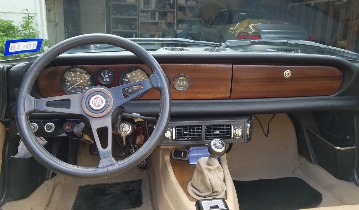 1981 Fiat 124 Sport Spider - Image 23 of 31