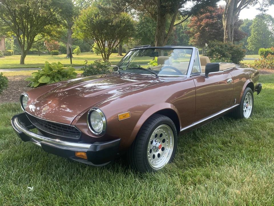 1981 Fiat 124 Sport Spider - Image 2 of 31