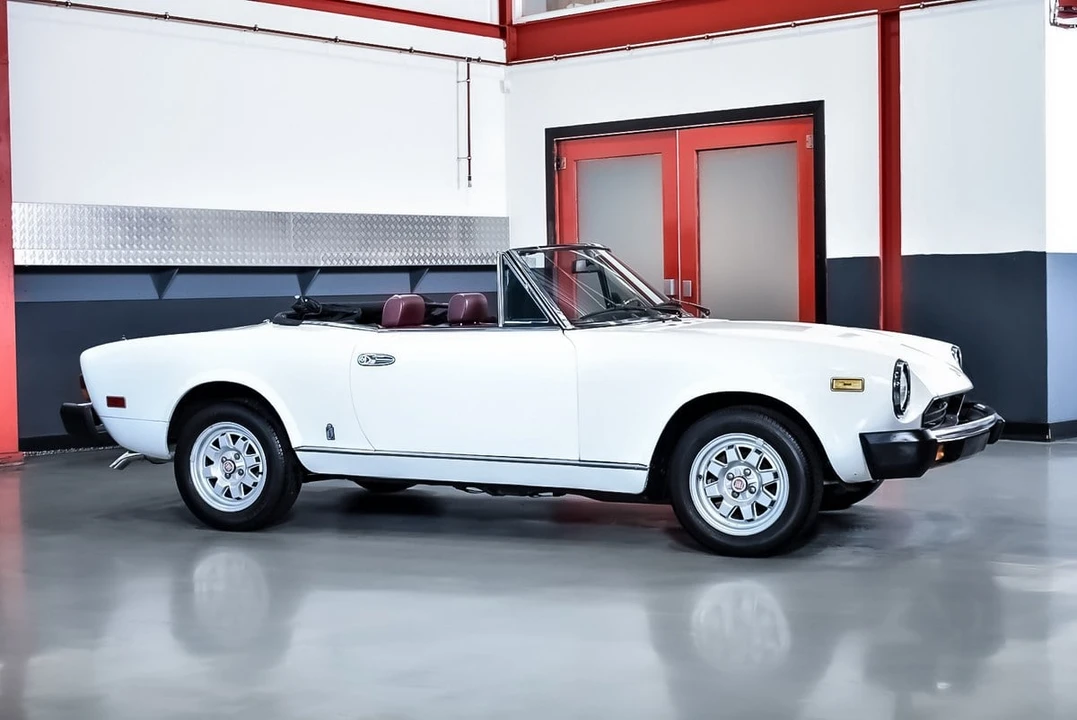 1981 Fiat 124 Sport Spider - Image 8 of 30