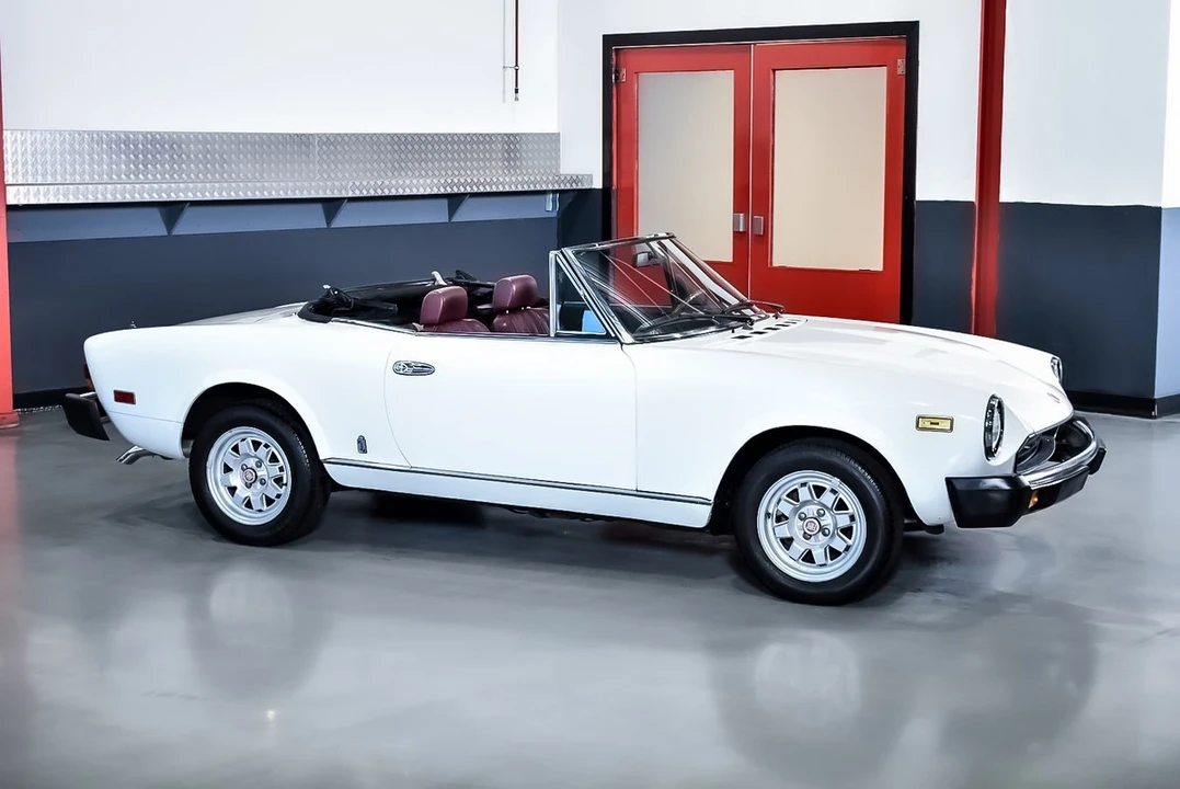 1981 Fiat 124 Sport Spider - Image 7 of 30