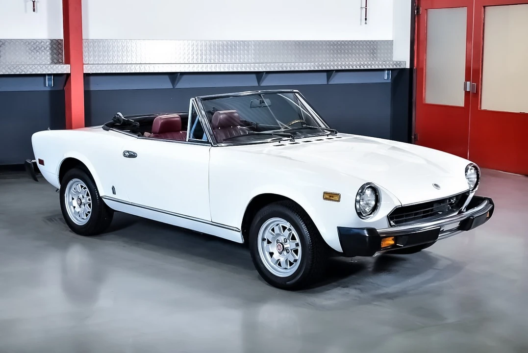 1981 Fiat 124 Sport Spider - Image 6 of 30