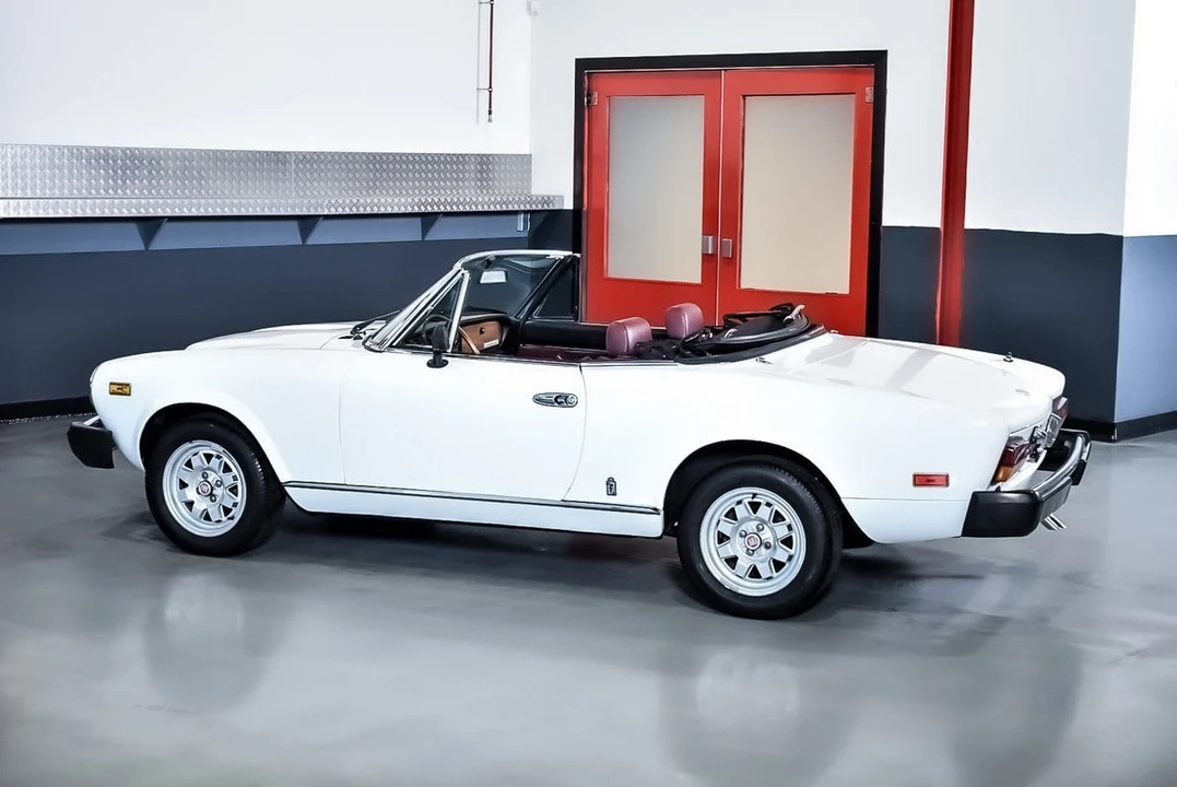 1981 Fiat 124 Sport Spider - Image 19 of 30