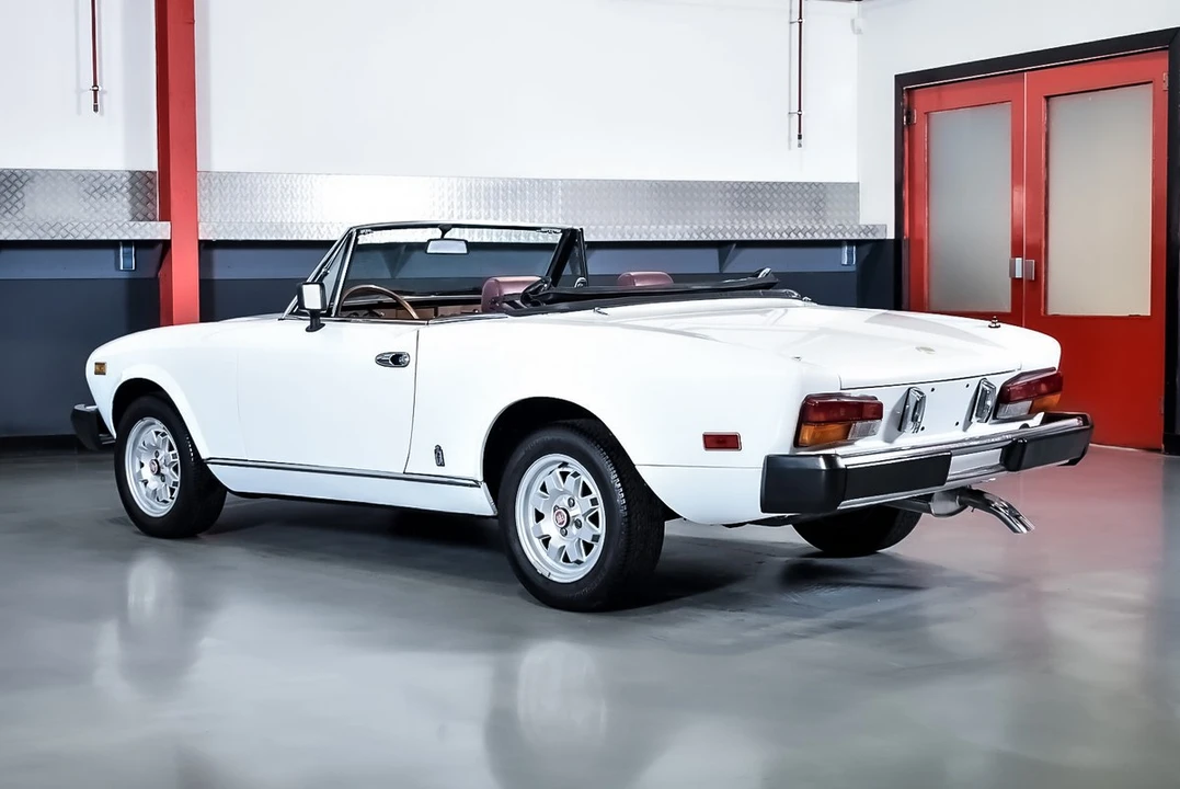 1981 Fiat 124 Sport Spider - Image 18 of 30