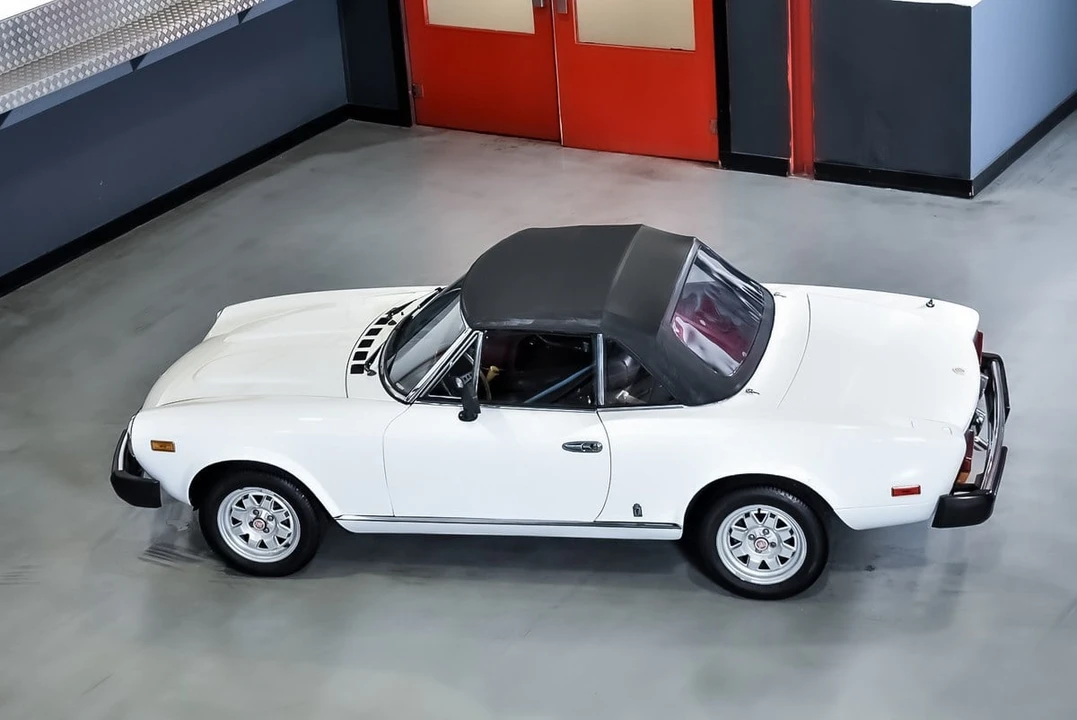 1981 Fiat 124 Sport Spider - Image 26 of 30