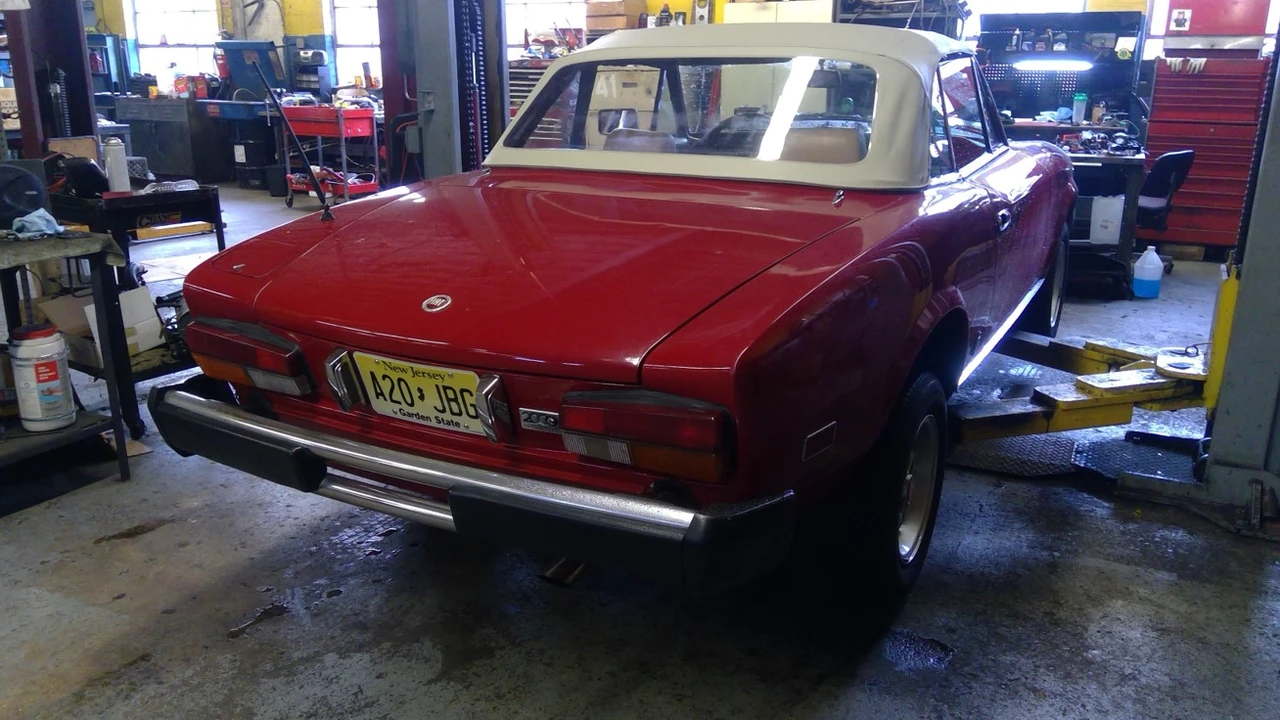 1981 Fiat 124 Sport Spider - Image 11 of 31