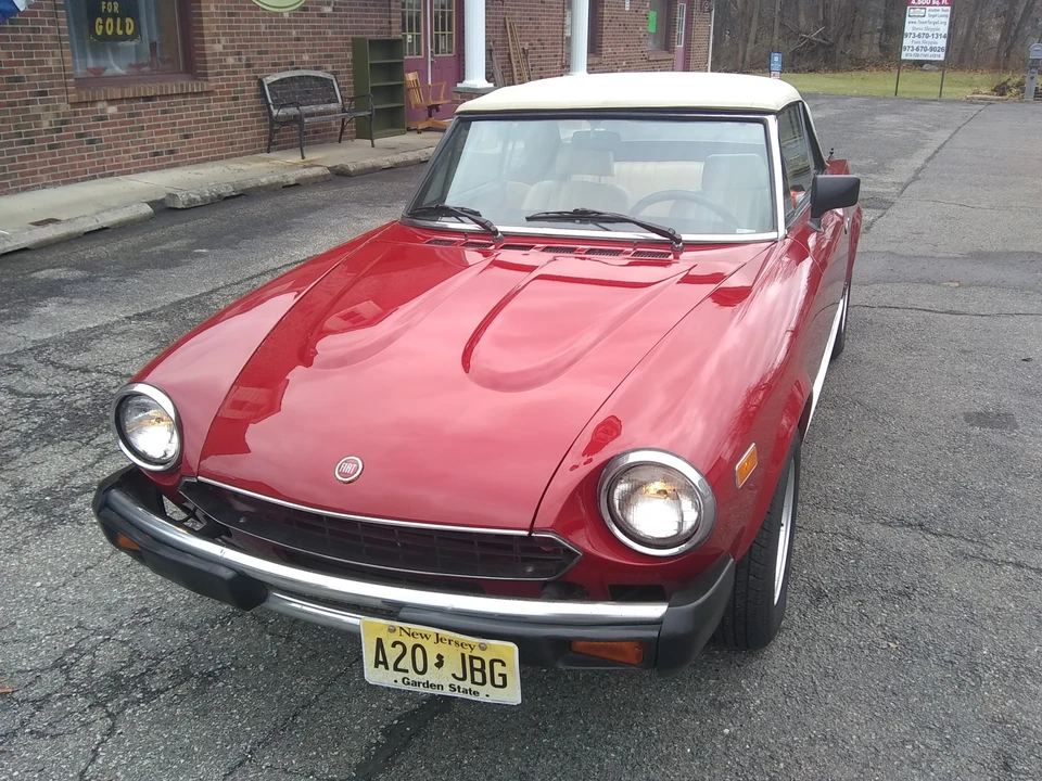 1981 Fiat 124 Sport Spider - Image 5 of 31