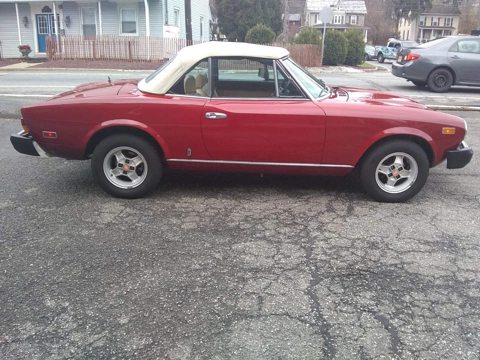1981 Fiat 124 Sport Spider - Image 14 of 31