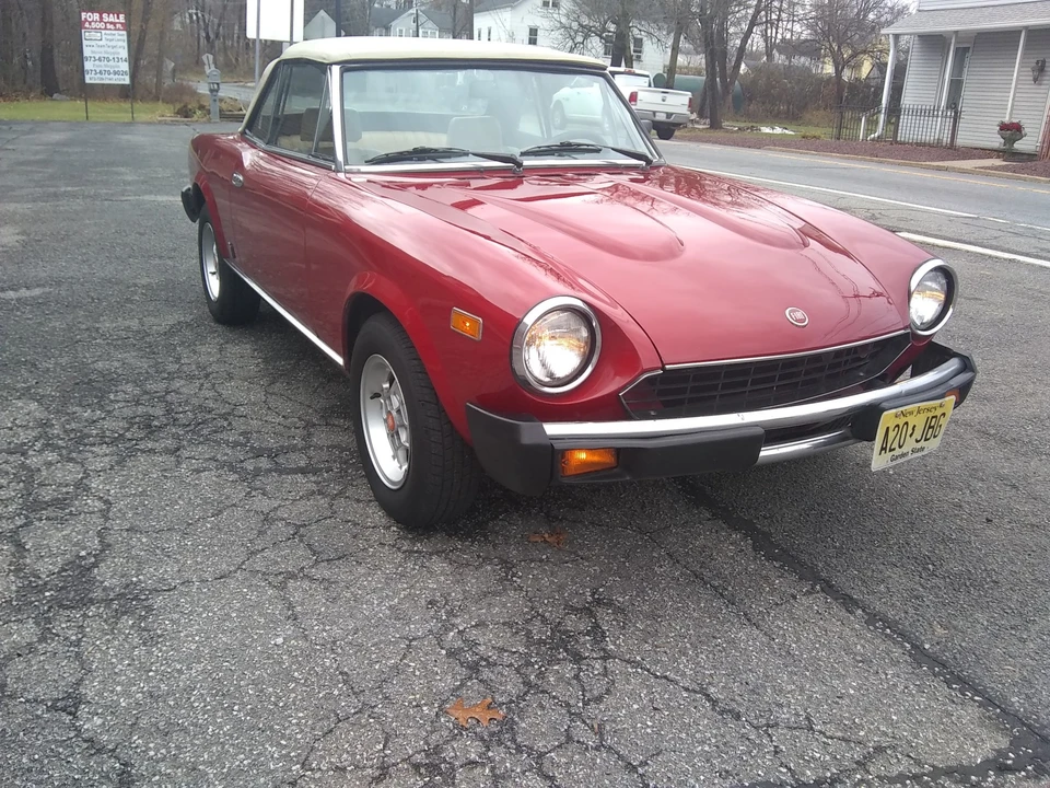 1981 Fiat 124 Sport Spider - Image 15 of 31