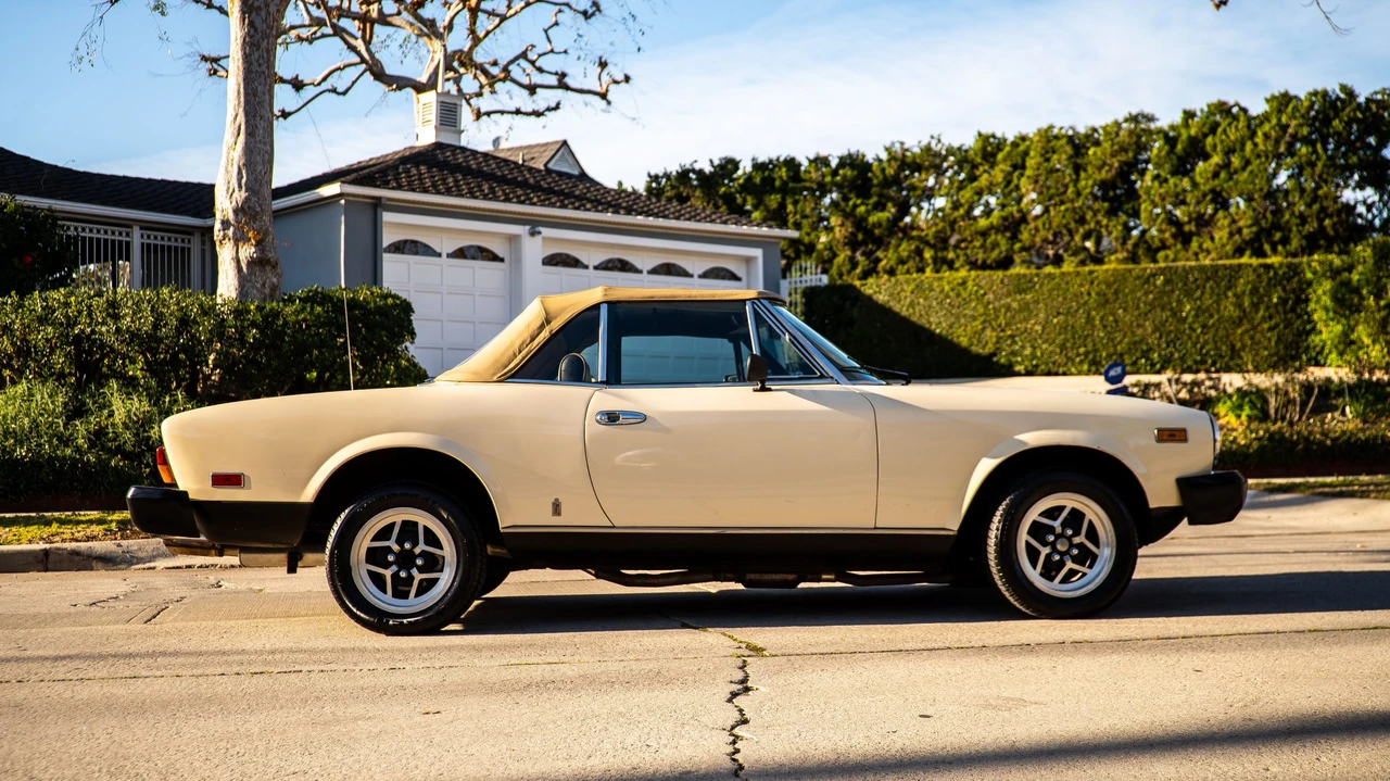 1981 Fiat 124 Sport Spider - Image 21 of 31
