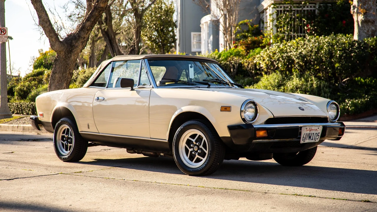 1981 Fiat 124 Sport Spider - Image 23 of 31
