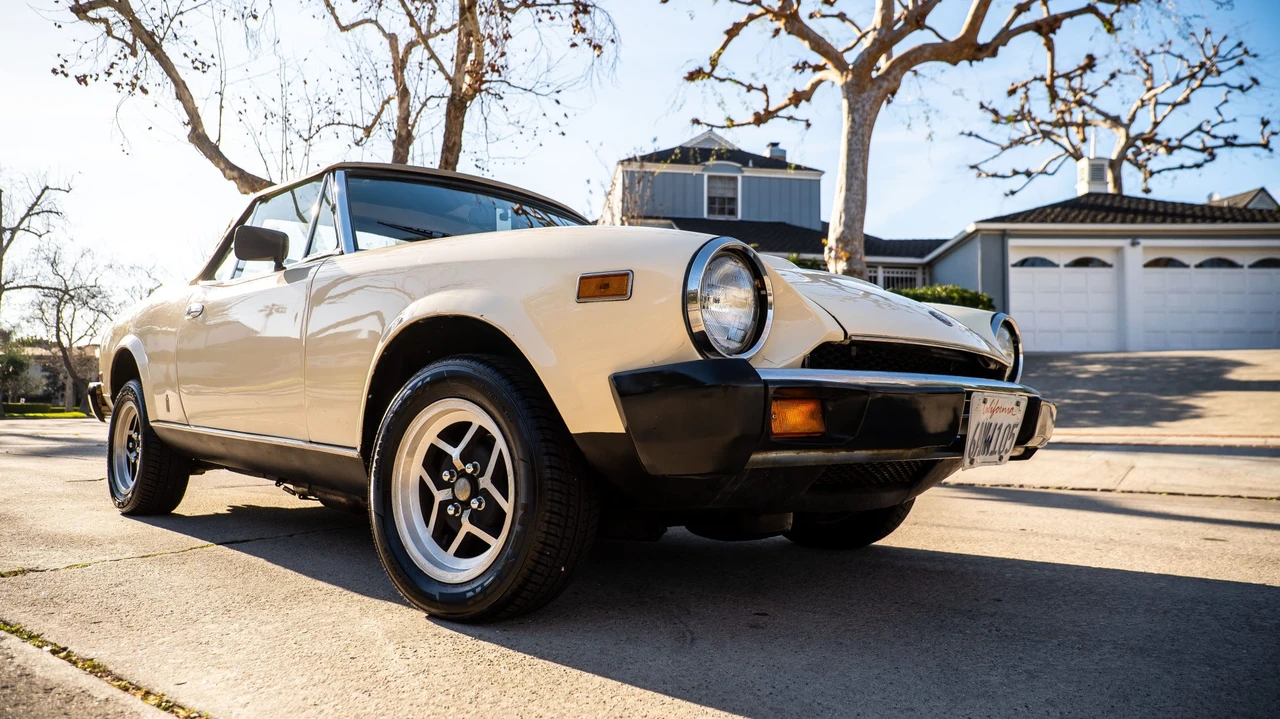 1981 Fiat 124 Sport Spider - Image 25 of 31
