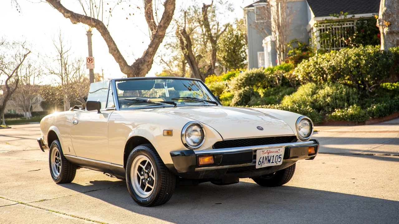 1981 Fiat 124 Sport Spider - Image 27 of 31