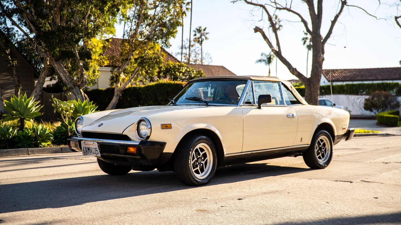 1981 Fiat 124 Sport Spider - Image 9 of 31