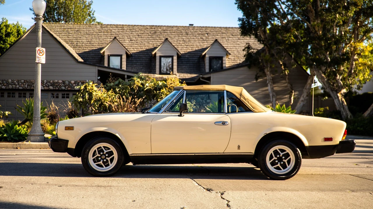 1981 Fiat 124 Sport Spider - Image 11 of 31